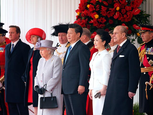 Елизавета II заявила о грубости китайских чиновников, обсуждая визит Си Цзиньпина в Британию в 2015 году