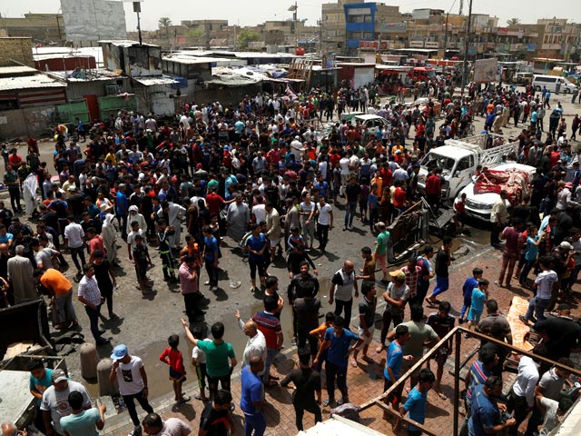 В населенном шиитами пригороде Багдада Мадинат-эс-Садр в среду, 11 мая, в час пик возле салона красоты на оживленном рынке Ариба взорвался заминированный внедорожник