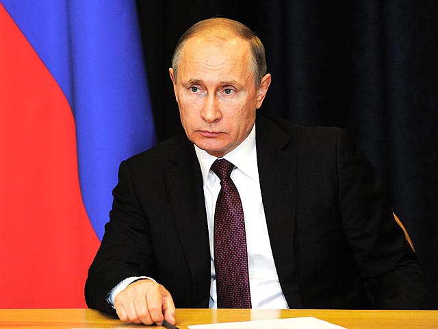 Президент Владимир Путин 11 мая провел в Сочи видеоконференцию, посвященную ликвидации последствий природных пожаров на Дальнем Востоке