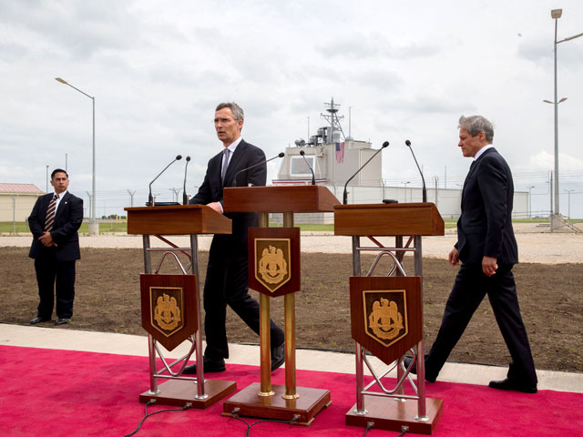 Между тем генеральный секретарь НАТО Йенс Столтенберг, присутствовавший 12 мая на церемонии в Румынии, заявил, что создаваемый в Европе механизм противоракетной обороны "носит оборонительный характер"