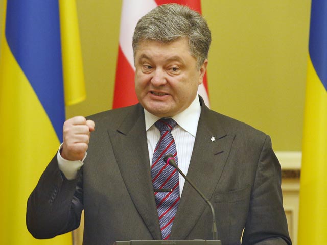 Президент Украины Петр Порошенко во время встречи с послами стран G7 16 мая призвал продлить санкции против России, так как, по его словам, она не выполняет минские соглашения