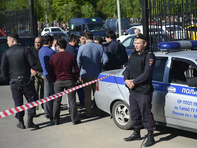 Щербинский суд Москвы принял решение о выдворении из России семерых граждан Таджикистана, участвовавших в массовой драке на Хованском кладбище