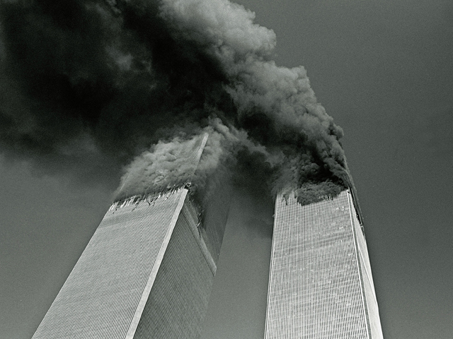11 сентября 2001 года в США террористы захватили пассажирские самолеты и направили их на две башни Всемирного торгового центра в Нью-Йорке и на здание Пентагона в штате Вирджиния
