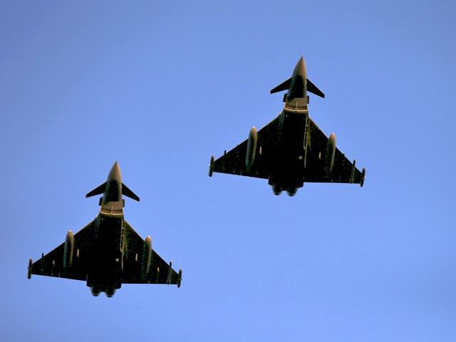 Королевские ВВС Великобритани подняли в воздух истребители Typhoon после получения сигнала о приближении к государственной границе Эстонии российских военных самолетов