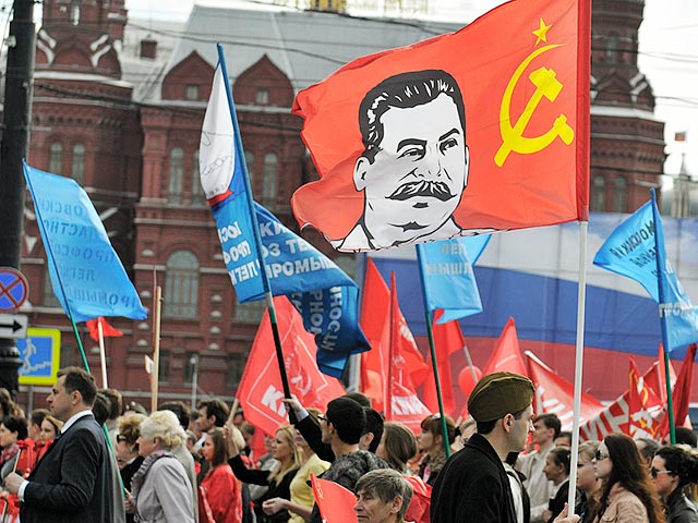 КПРФ намеревается использовать для агитации во время предстоящей думской кампании образ Иосифа Сталина