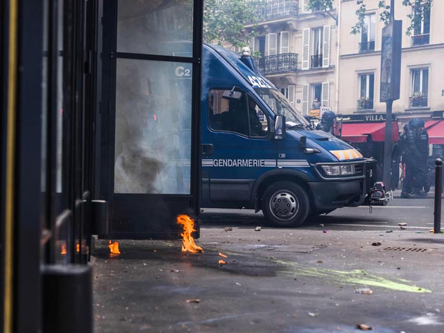 Во Франции 18 мая проходят многочисленные акции протеста сотрудников полиции. Профсоюзы сил правопорядка вышли на демонстрации против "ненависти к полиции" со стороны простых граждан