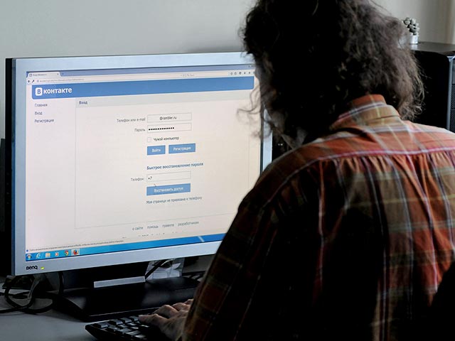Читателей заблокированного по решению суда самого популярного сообщества соцсети "ВКонтакте" MDK переселили в новый паблик, число подписчиков которого на момент написания заметки приближается к 6,5 млн