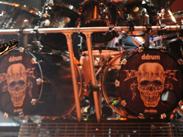Бывший ударник Megadeth Ник Менца умер на сцене во время выступления