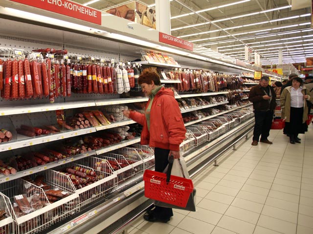 Россияне сократили расходы как на еду, так и на товары длительного пользования
