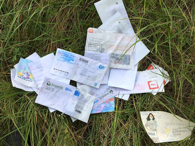 Забайкальцы обнаружили в лесу гору писем, выброшенных "Почтой России" Забайкальцы обнаружили в лесу гору писем, выброшенных "Почтой России"