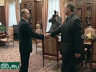Сегодня президент России Владимир Путин провел рабочую встречу со своими полномочными представителями в федеральных округах