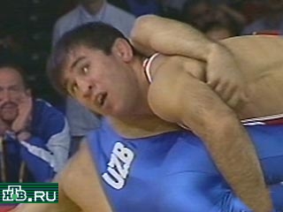 В категории 58 килограмм Мурад Рамазанов победил Дамира Захартдинова из Узбекистана - 4:1