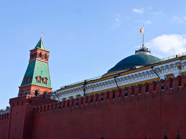 В Кремле опровергли свою причастность к созданию роликов о сравнении Навального с Гитлером В Кремле опровергли свою причастность к созданию роликов о сравнении Навального с Гитлером