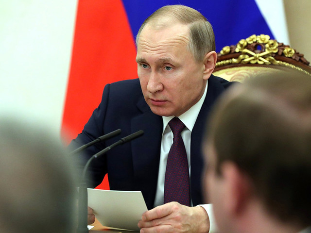 Владимир Путин сообщил о "значительном потоке" наркотиков с Украины в Россию Владимир Путин сообщил о "значительном потоке" наркотиков с Украины в Россию