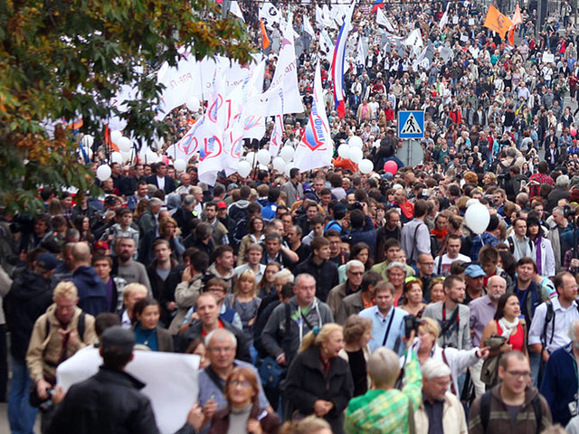 Владимир Путин ввел ограничения на митинги во время ЧМ-2018 и Кубка конфедераций Владимир Путин ввел ограничения на митинги во время ЧМ-2018 и Кубка конфедераций