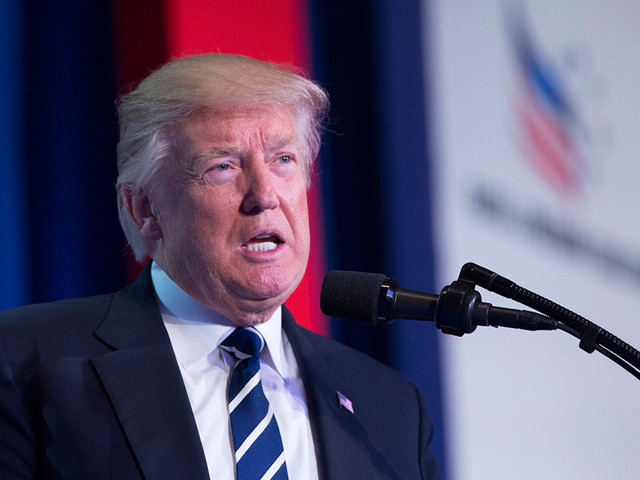 Дональд Трамп прокомментировал показания против него экс-главы ФБР в сенате Дональд Трамп прокомментировал показания против него экс-главы ФБР в сенате