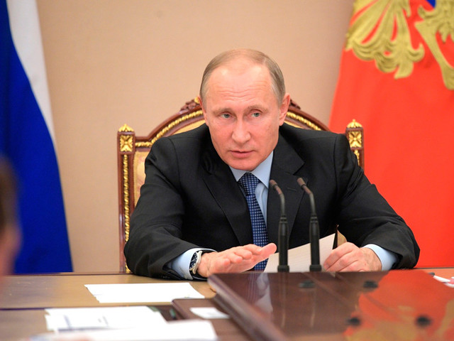 Владимир Путин после прямой линии обратил внимание правительства на падение рождаемости Владимир Путин после прямой линии обратил внимание правительства на падение рождаемости