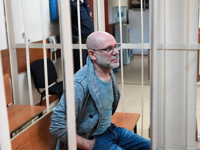 Суд арестовал экс-директора "Гоголь-центра" по обвинению в мошенничестве, усомнившись в существовании спектакля "Сон в летнюю ночь" Суд арестовал экс-директора "Гоголь-центра" по обвинению в мошенничестве, усомнившись в существовании спектакля "Сон в летнюю ночь"