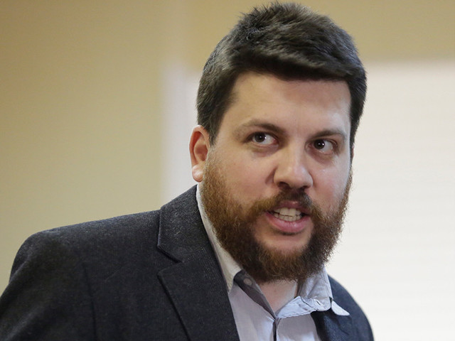 Главу избирательного штаба Навального арестовали на пять суток из-за "организации митинга через YouTube" Главу избирательного штаба Навального арестовали на пять суток из-за "организации митинга через YouTube"