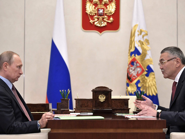 "Хроники кампании": Путин потребовал пересчитать школы Калмыкии, где родители скидывались на парты "Хроники кампании": Путин потребовал пересчитать школы Калмыкии, где родители скидывались на парты