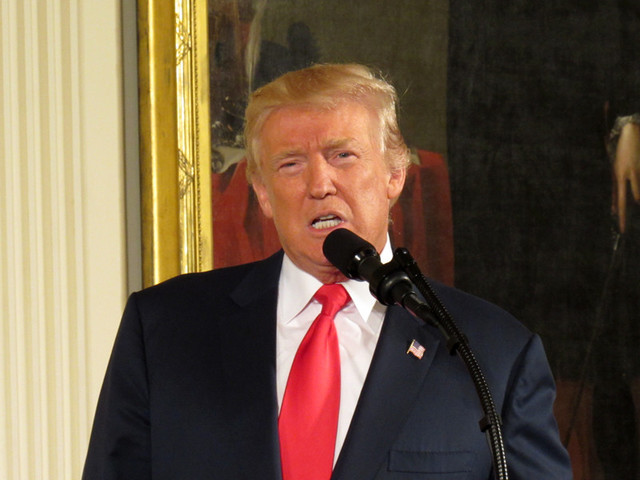 Дональд Трамп утвердил самые масштабные с 2014 года санкции против России Дональд Трамп утвердил самые масштабные с 2014 года санкции против России