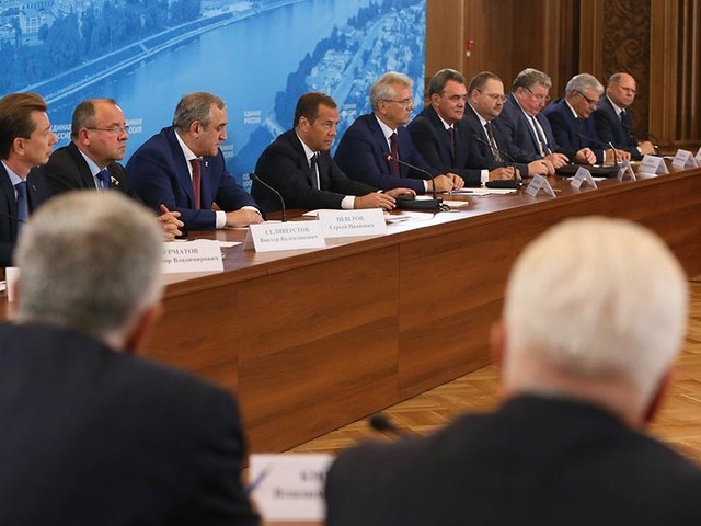 .Дмитрий Медведев заявил об огромном потенциале строительства деревянных домов в России .Дмитрий Медведев заявил об огромном потенциале строительства деревянных домов в России