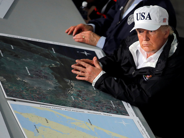 Трамп оценил ураган "Харви" как самое дорогостоящее стихийное бедствие в истории США Трамп оценил ураган "Харви" как самое дорогостоящее стихийное бедствие в истории США