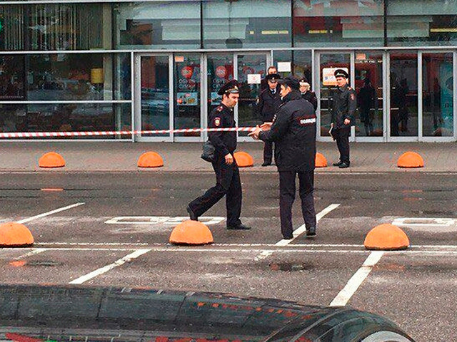 Движение в центре Томска затруднено из-за звонка о минировании автомобиля Движение в центре Томска затруднено из-за звонка о минировании автомобиля
