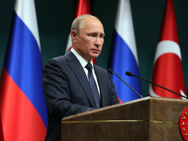 Владимир Путин направил на помощь пассажирам "ВИМ-Авиа" свои самолеты Владимир Путин направил на помощь пассажирам "ВИМ-Авиа" свои самолеты