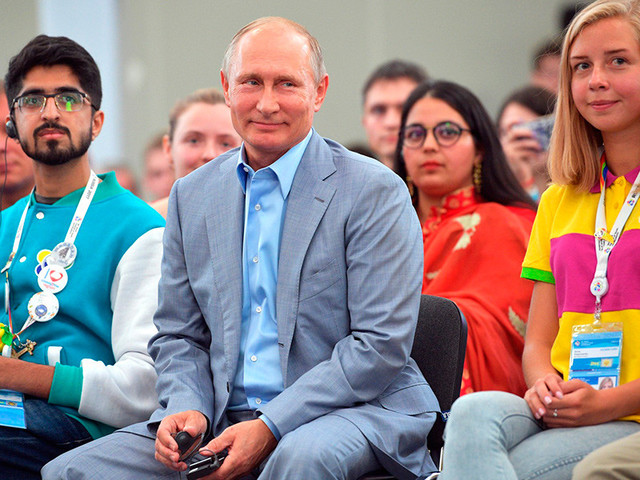 Владимир Путин рассказал "Молодежи 2030" о страхе перед солдатами будущего Владимир Путин рассказал "Молодежи 2030" о страхе перед солдатами будущего
