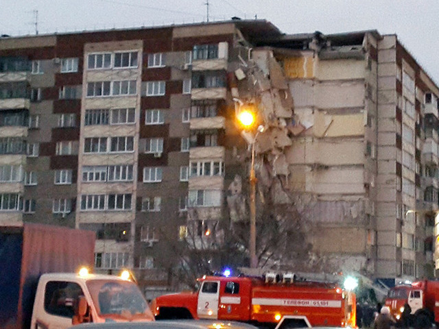 В Ижевске из-за взрыва газа частично обрушился девятиэтажный жилой дом В Ижевске из-за взрыва газа частично обрушился девятиэтажный жилой дом
