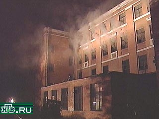 В Санкт-Петербурге горит школа N123