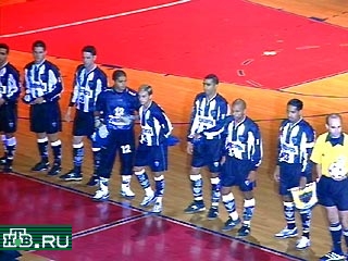 В первом матче бразильский клуб "Атлетико Минейру" разгромил своих соотечественников из "Ульбры" - 7:1