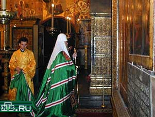 Патриарх Алексий II во время богослужения