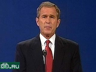 Джордж Буш впервые за последний месяц обогнал Альберта Гора в ежедневном рейтинге MSNBC/Reuters. За него отдали свои голоса 43% опрошенных, в то время как Гору верны лишь 42 %