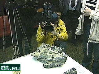 В Санкт-Петербурге впервые были показаны фрагменты корпуса погибшей субмарины "Курск"