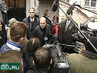 Борис Березовский дал показания в Генпрокуратуре. Допрос предпринимателя длился около часа