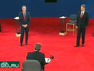 Кандидаты в президенты США Альберт Гор и Джордж Буш-младший провели сегодня третий раунд теледебатов. В начале встречи они почтили минутой молчания память погибшего в авиакатастрофе губернатора штата Миссури