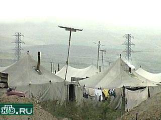 Временным переселенцам из Чечни придется зимовать в палатках