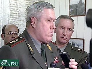 Значительная часть населения в Чечне по-прежнему поддерживает боевиков, заявил генерал Тихомиров