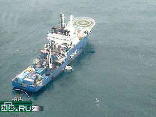 В Баренцевом море на месте гибели подлодки "Курск" начался первый этап подготовки к подъему атомной субмарины
