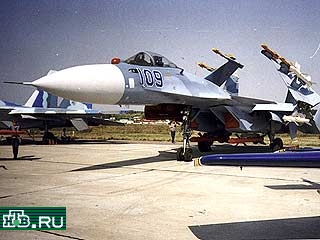 Самолет Су-33 разбился под Псковом во время демонстрационного полета на авиашоу, посвященном 85-летию создания морской авиации