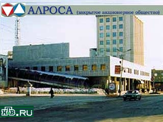 АК "АЛРОСА" выделит в этом году около 4 млрд. рублей для ликвидации последствий опустошительных весенних наводнений в Ленске и других населенных пунктах Якутии