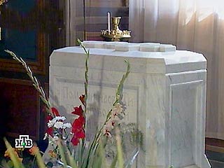 Захороненные в усыпальнице Романовых останки не принадлежат императору Николаю II и членам его семьи.