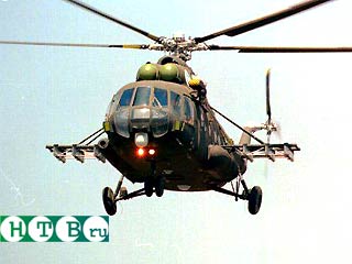 В Хабаровском крае военный вертолет совершил вынужденную посадку на поверхность озера