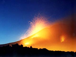 В Италии не прекращается извержение вулкана Этна