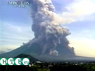 Из окрестностей филиппинского вулкана Майон эвакуировано 40 тыс. человек