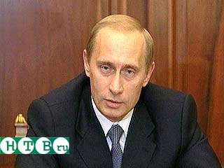 У России вызывают обеспокоенность "элементы напряженности", которые возникли в последнее время на юге Каспия. Об этом заявил в четверг Владимир Путин в интервью российским информационным агентствам, отвечая на вопрос о ситуации, сложившейся на Каспии