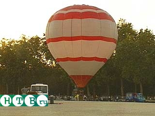 Путешественник Стив Фоссетт сегодня предпримет четвертую попытку совершить кругосветное путешествие на воздушном шаре