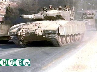 Израильские танки вошли в глубь палестинской автономии в секторе Газа в районе Бейт-Ханун